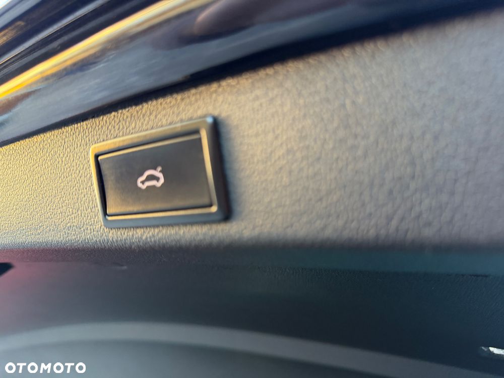 Skoda Superb 2.0 TDI DSG L&K - 35