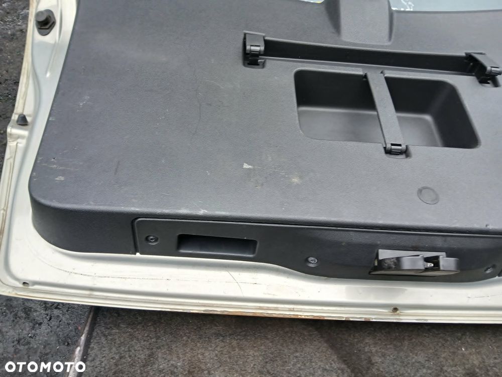 Opel Zafira B klapa bagażnika - 7