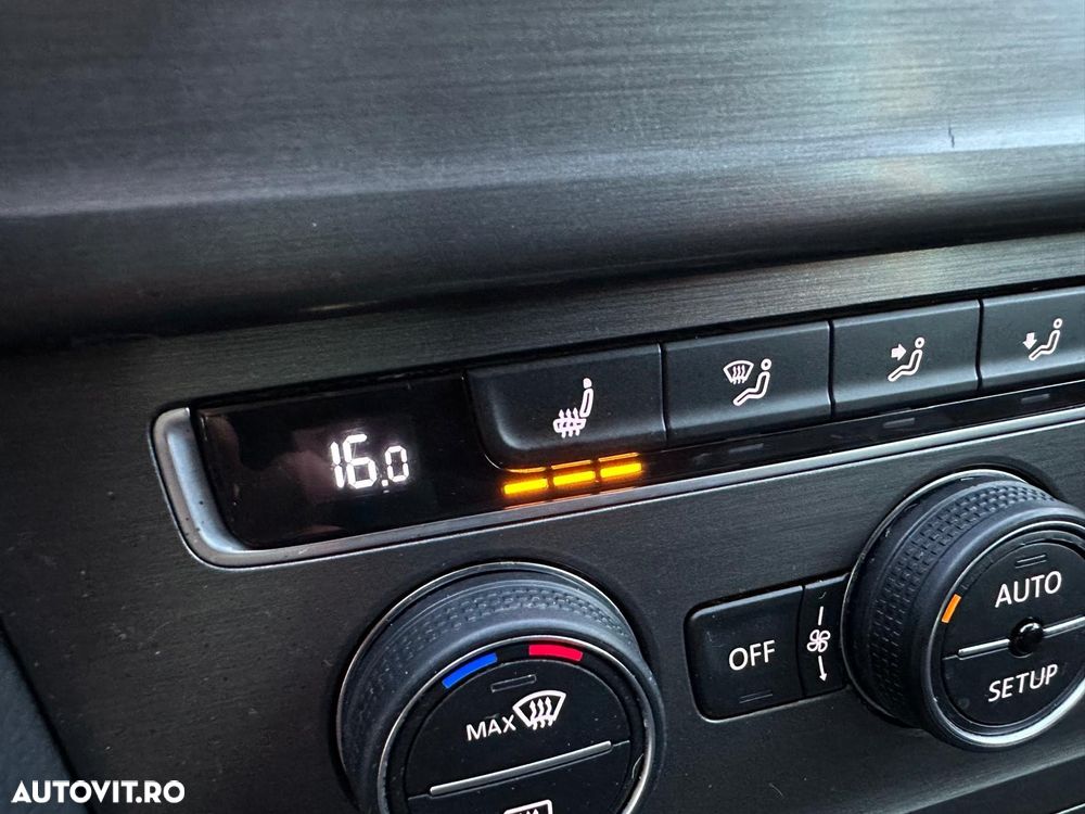 Volkswagen Golf - 28