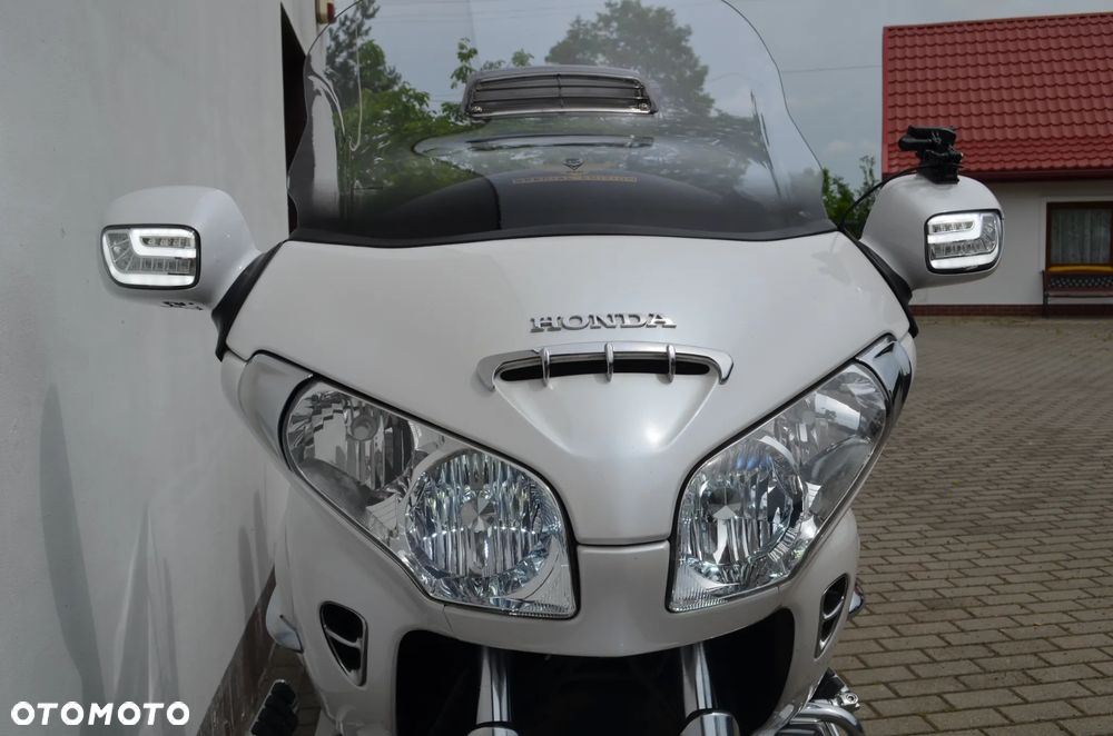 Honda GL - 40