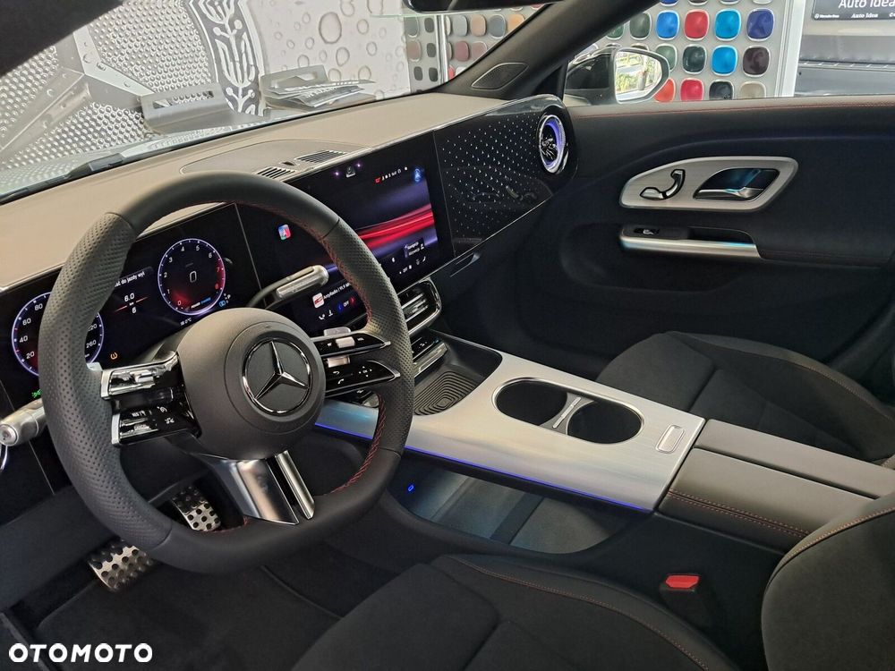 Mercedes-Benz CLA - 33