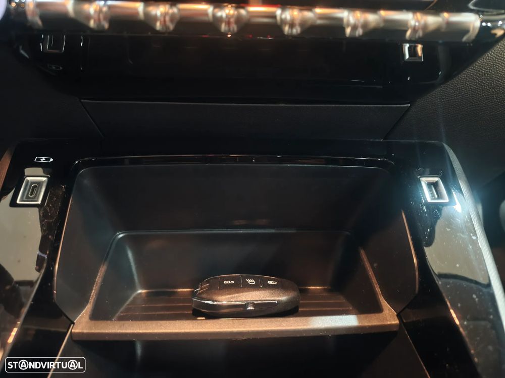 Peugeot e-208 E-Style - 46
