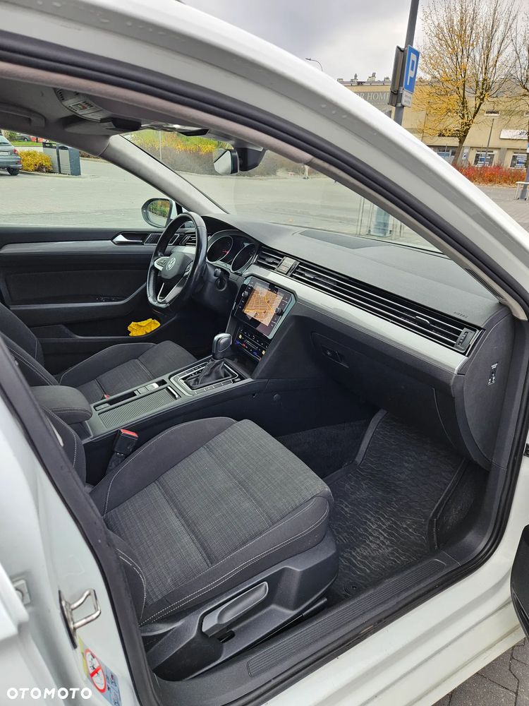 Volkswagen Passat - 13