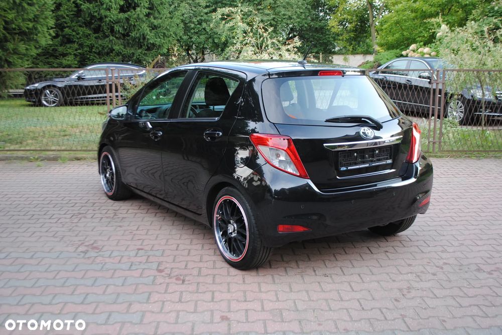 Toyota Yaris 1.0 Premium - 4