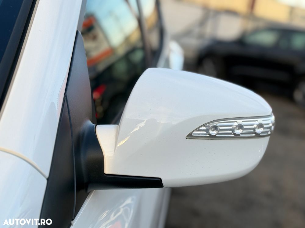 Hyundai ix35 1.7 CRDI 2WD blue Finale Gold - 22