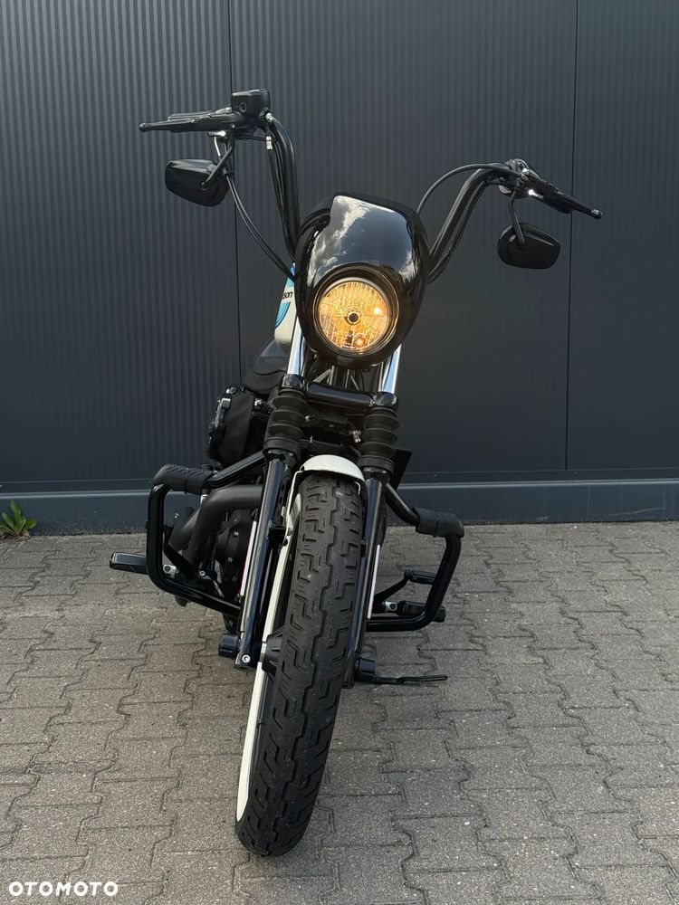 Harley-Davidson Sportster Iron 1200 - 2