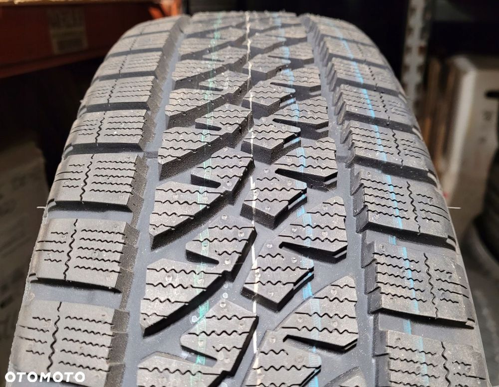 4x Bridgestone Blizzak W810 205/65R16C 107/105T Z649A - 4