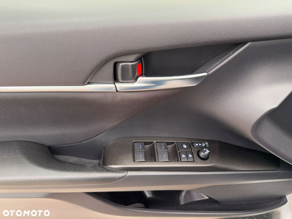 Toyota Camry - 13