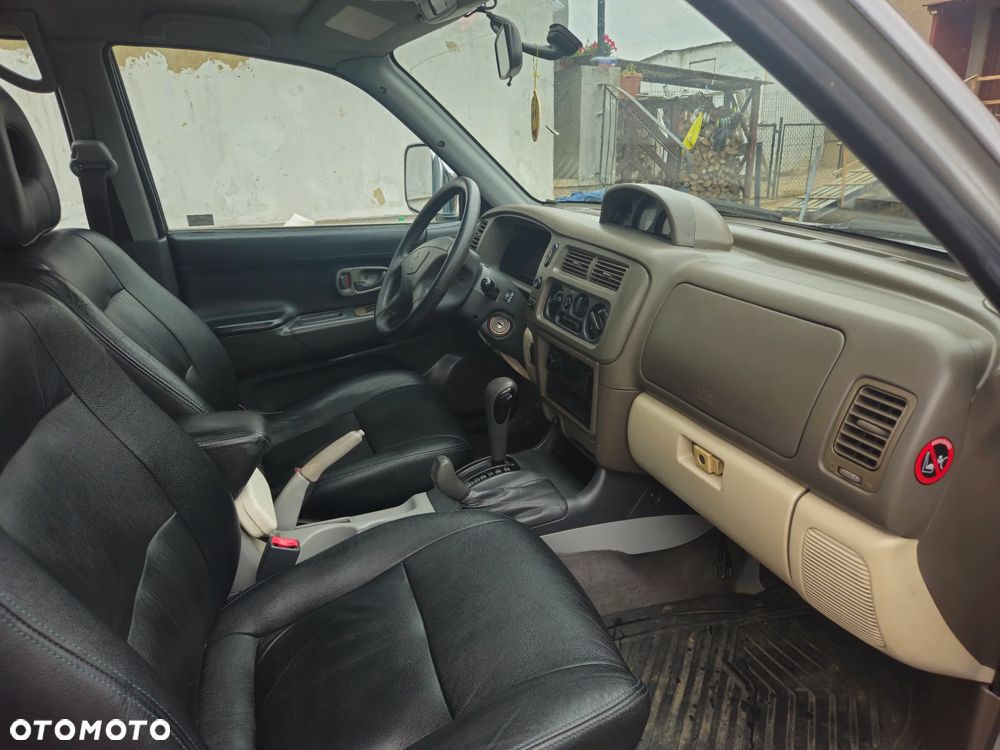 Mitsubishi Pajero Sport - 11