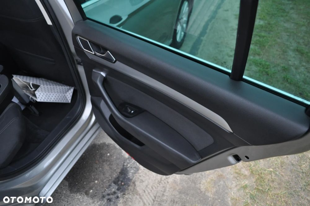 Volkswagen Passat 1.6 TDI (BlueMotion Technology) DSG Comfortline - 20