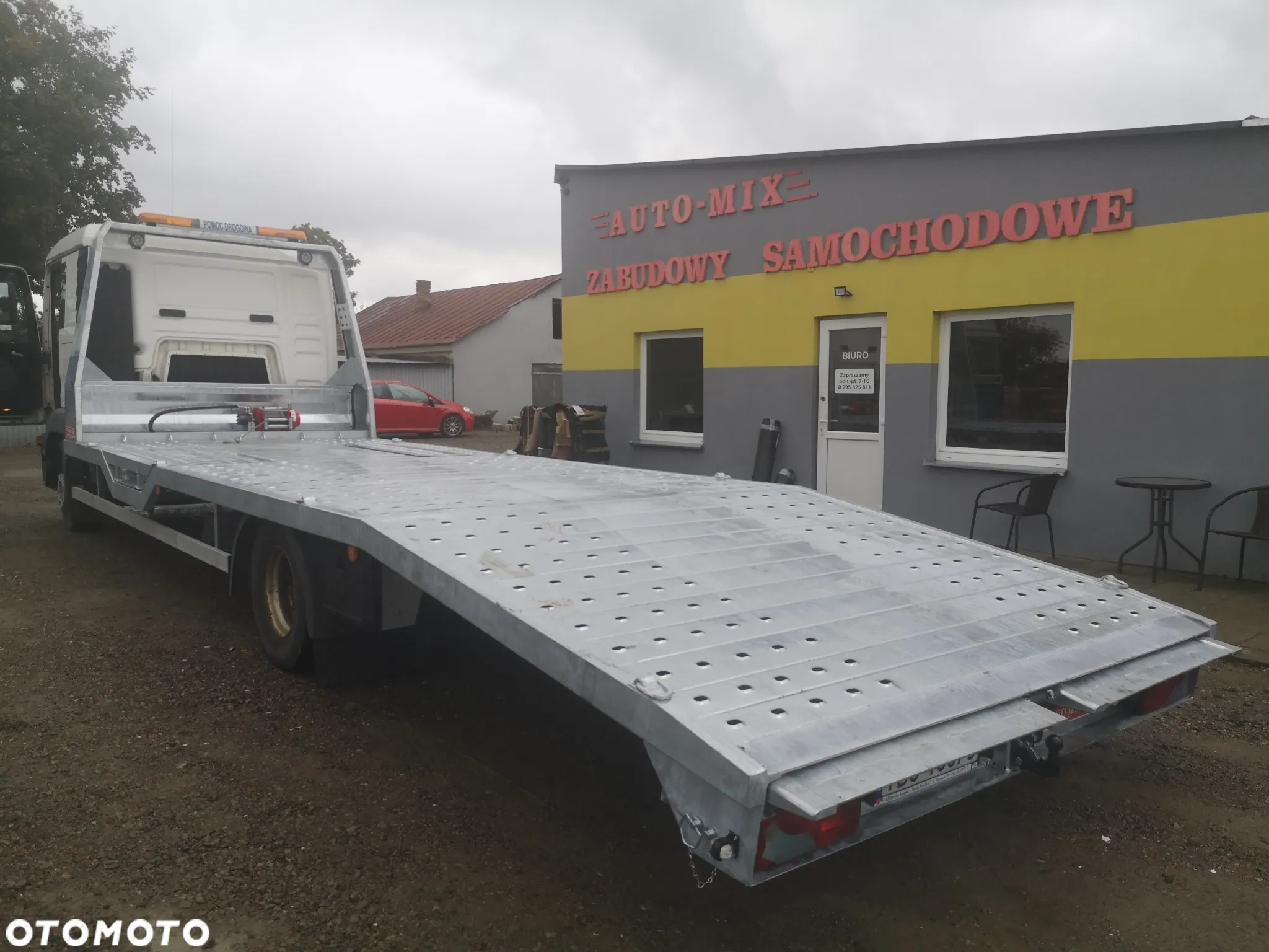 Mercedes-Benz zabudowa - najazd wysuw hydrauliczny - 7