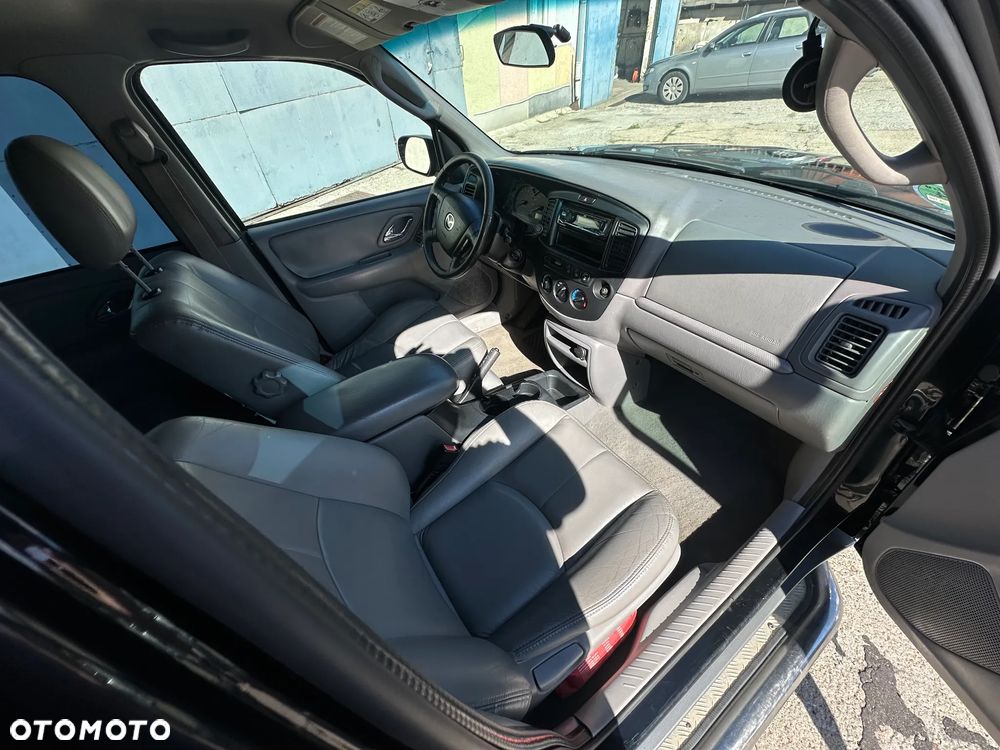 Mazda Tribute 3.0 V6 Exclusive - 11