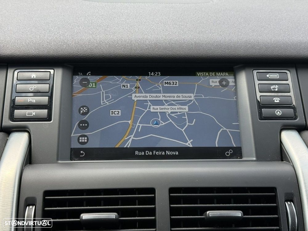 Land Rover Discovery 2.0 TD4 HSE Luxury Auto - 13