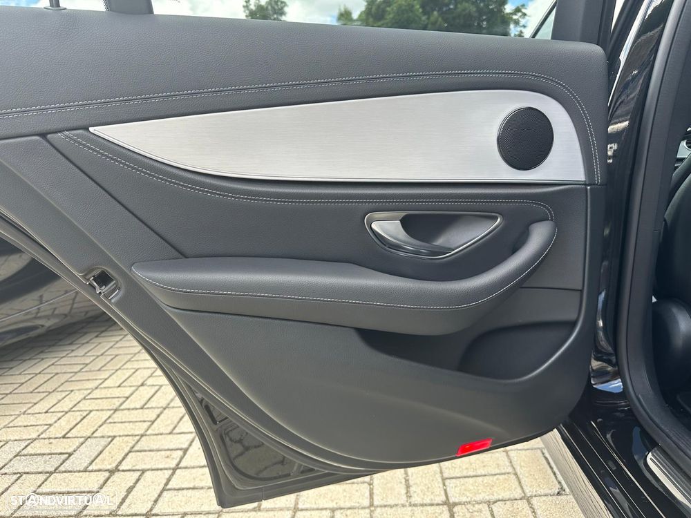 Mercedes-Benz E 300 de AMG Line - 12