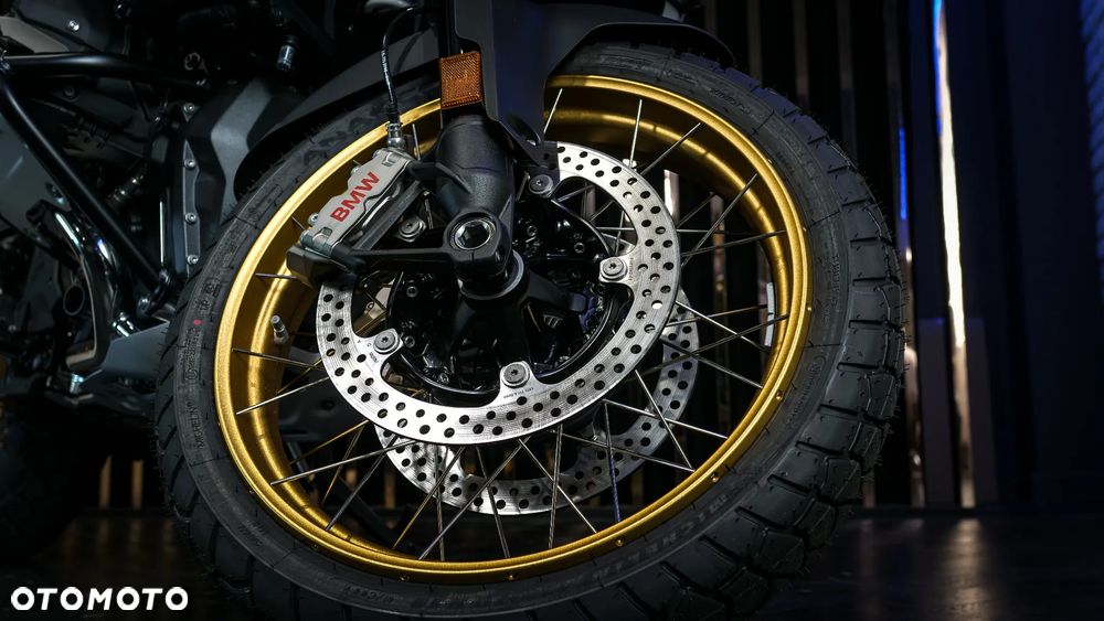 BMW R - 8
