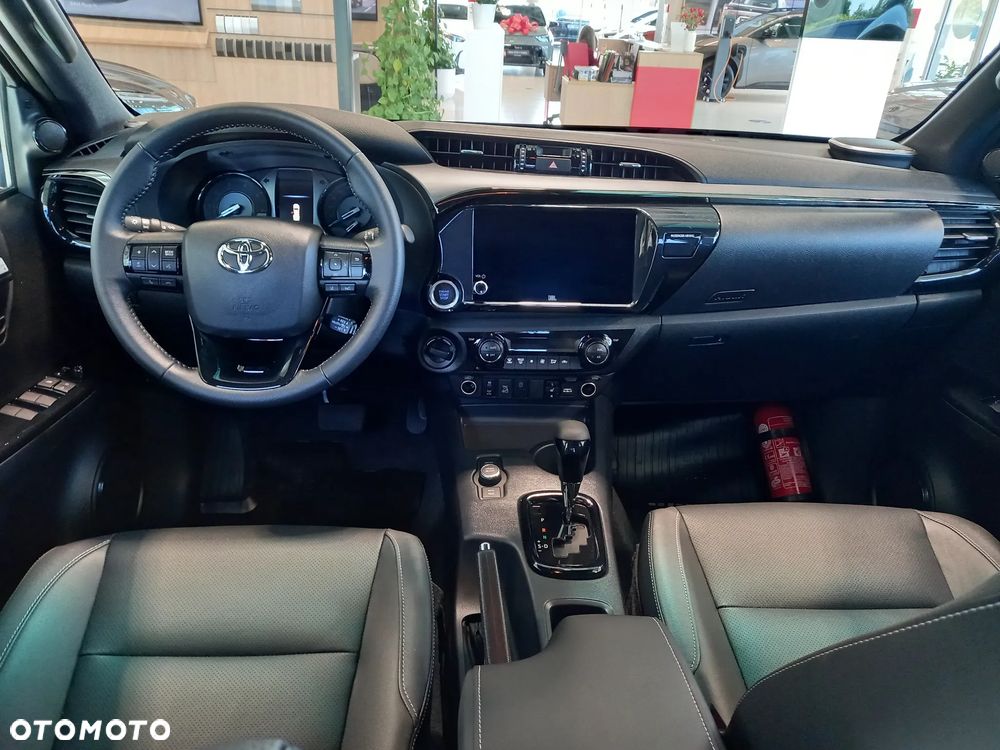 Toyota Hilux 2.8 D-4D mHEV Double Cab Invincible 4x4 - 11