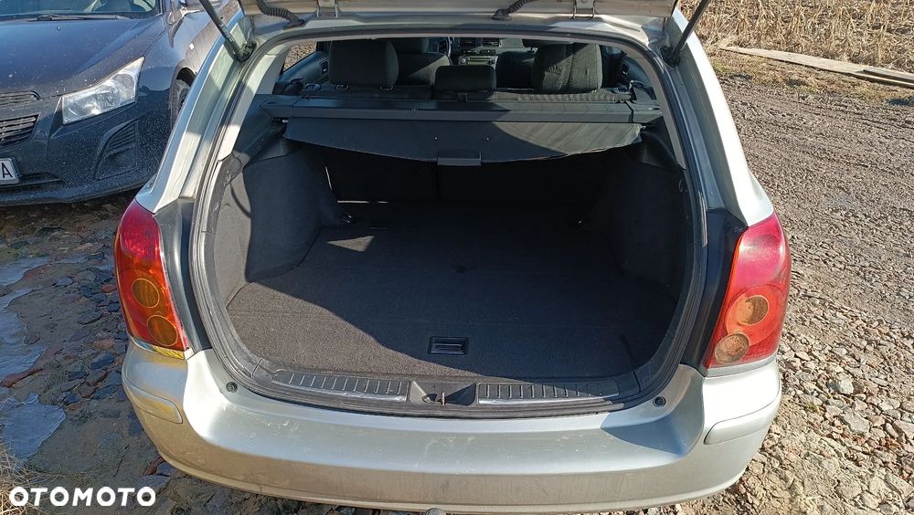 Toyota Avensis 2.0 D-4D - 3