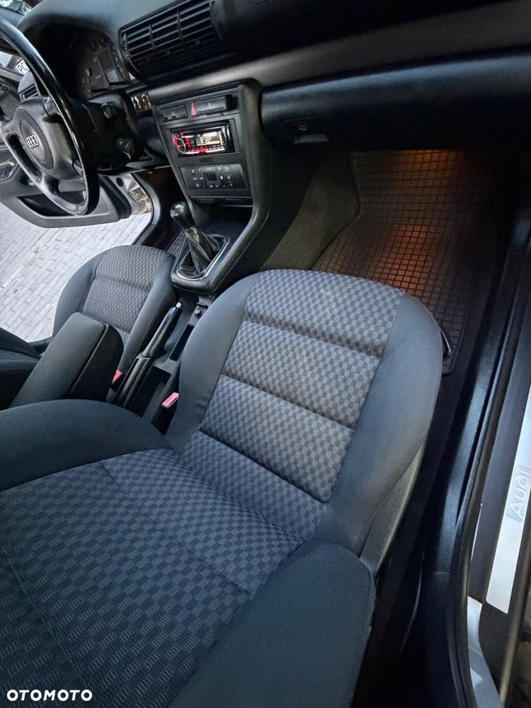 Audi A4 Limousine 1.6 - 21