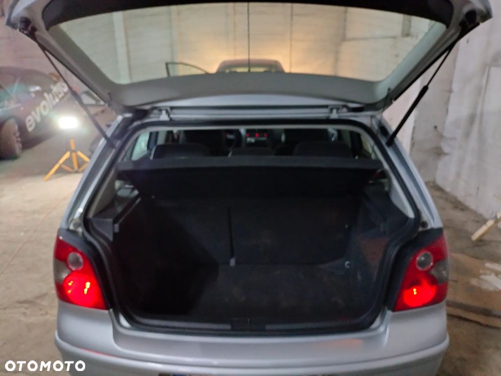 Volkswagen Polo 1.4 16V Comfortline - 7