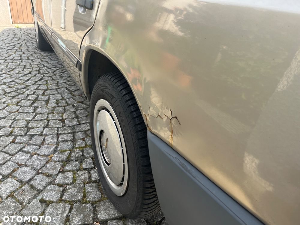 Mercedes-Benz Klasa E - 29