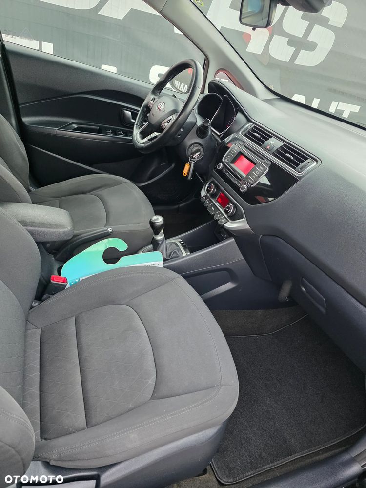 Kia Rio 1.2 ISG Uefa Euro 2016 - 9