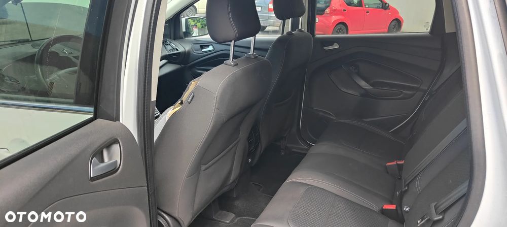 Ford Kuga 1.5 EcoBoost 2x4 Trend - 32