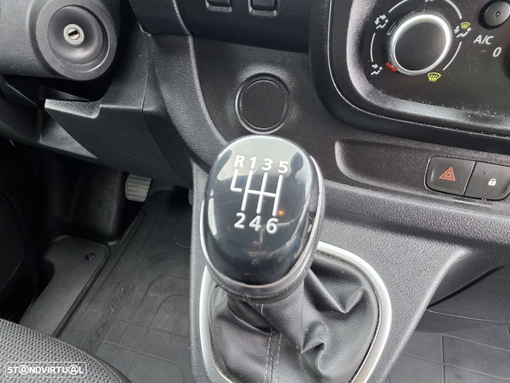 Renault TRAFIC 2.0 DCI - 9