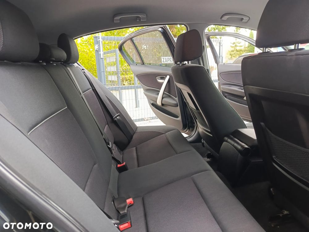 BMW Seria 1 118i - 29