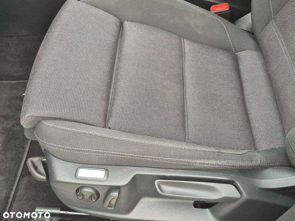 Volkswagen Passat 1.5 TSI OPF DSG Comfortline - 19