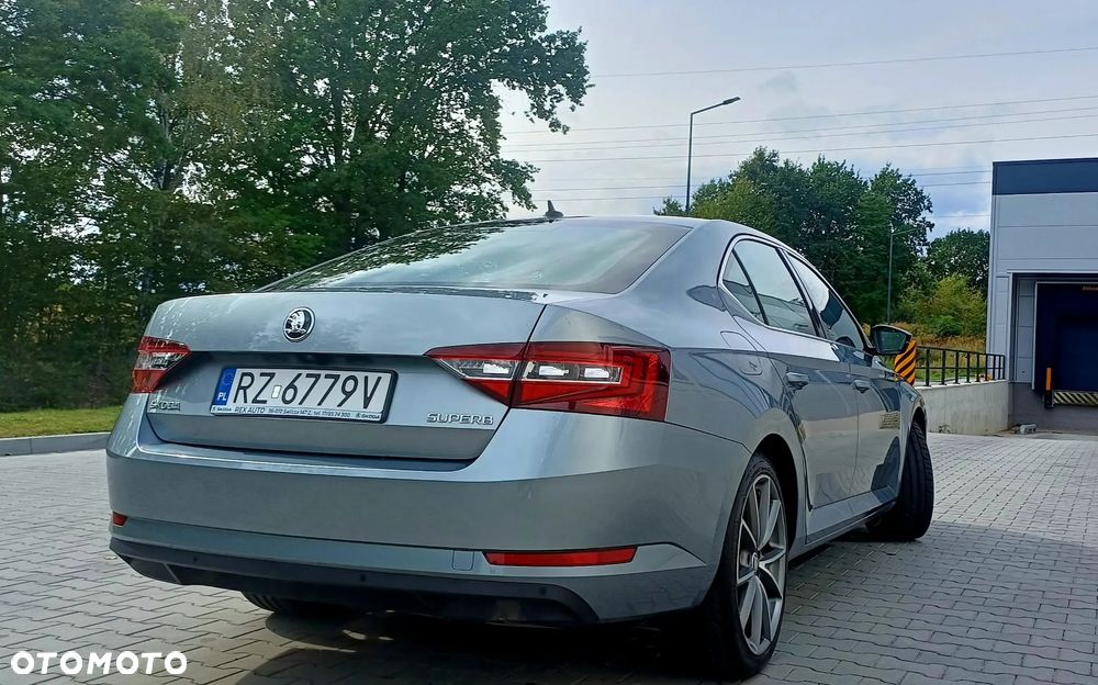 Skoda Superb 2.0 TDI Style DSG - 3