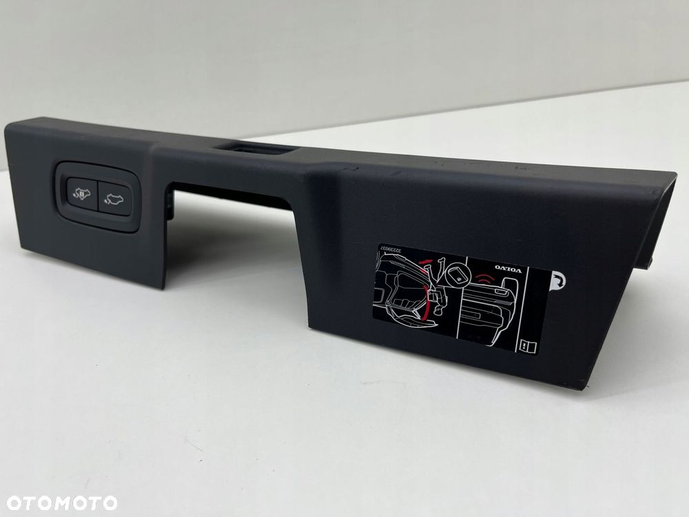 VOLVO V90 OSŁONA LISTWA TYLNEJ KLAPY 31674801 31426781 - 1
