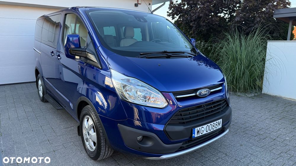 Ford Tourneo Custom - 10
