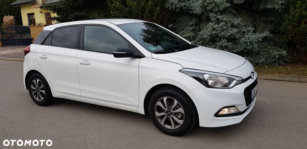Hyundai i20 blue 1.2 Trend - 10