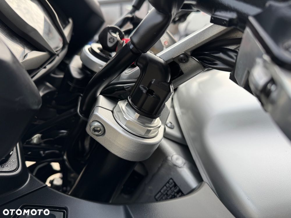 Yamaha FJR - 27