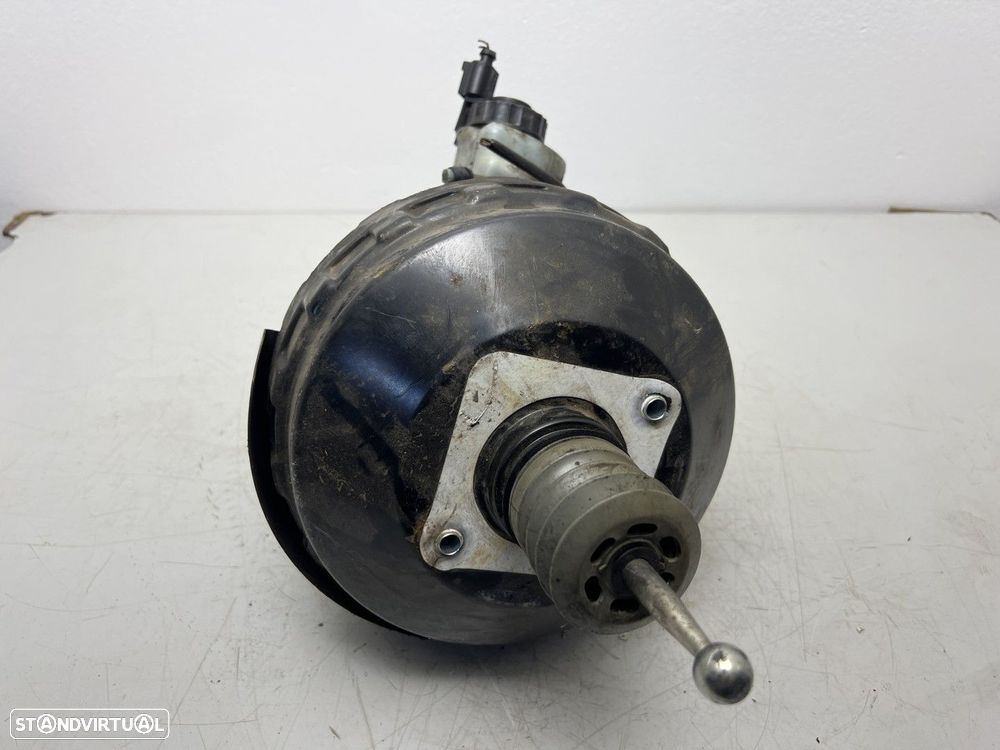 Servofreio com bomba Usado VW GOLF VI (5K1) 2.0 TDI REF. 1K2614105BB - 2