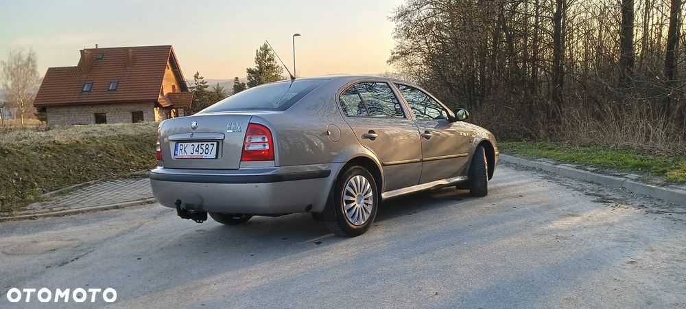Skoda Octavia 1.6 Tour Classic - 5