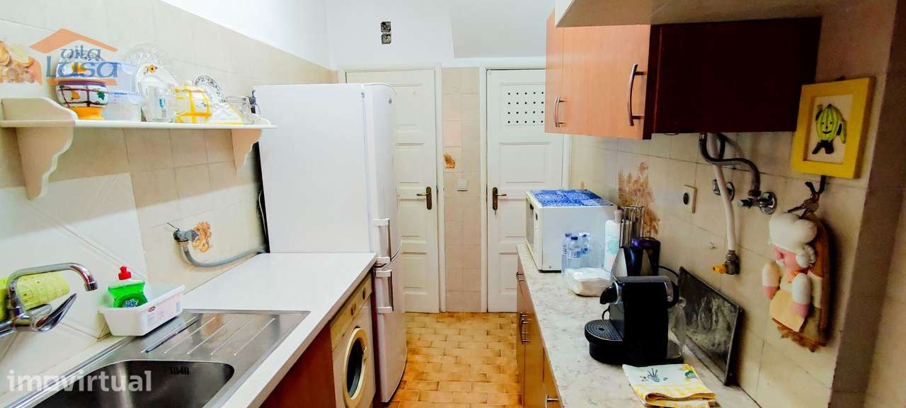 Moradia Geminada no Bairro da Encarnação para remodelar - Grande imagem: 5/16
