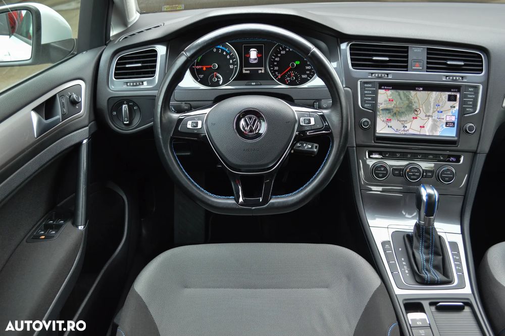 Volkswagen Golf e-Golf - 38