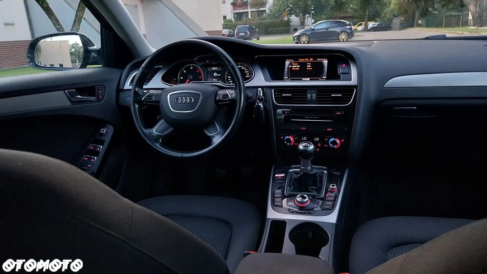 Audi A4 Avant 2.0 TDI DPF S line Sportpaket - 4