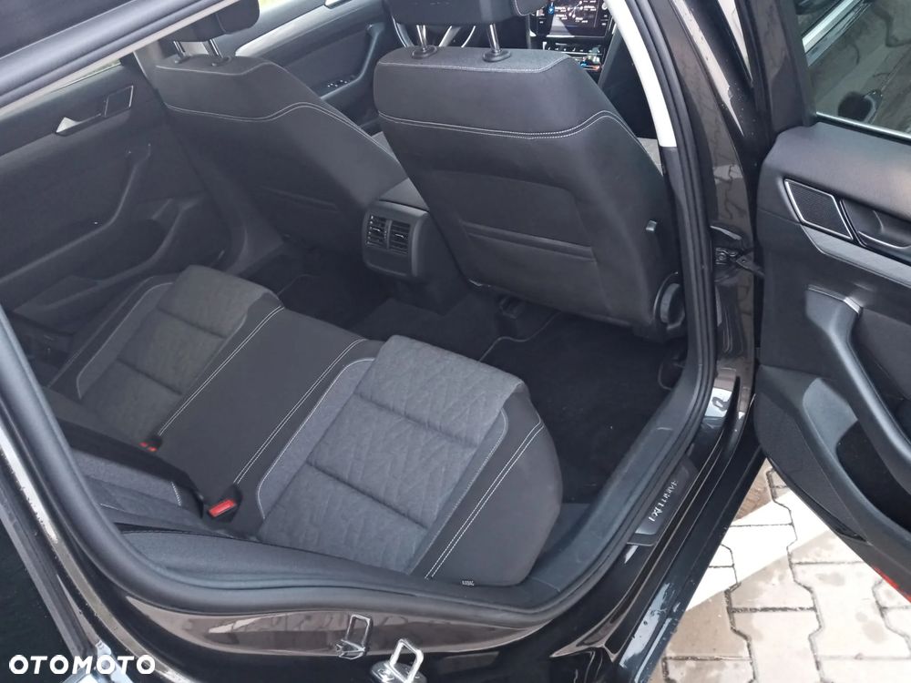 Volkswagen Passat - 14
