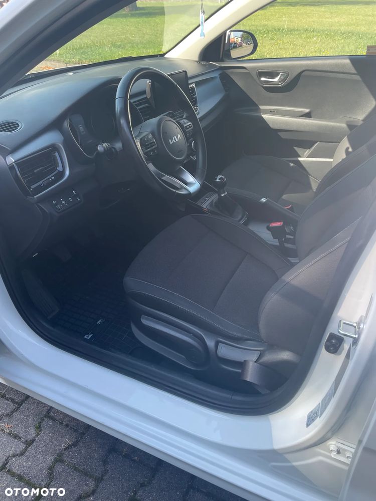 Kia Rio 1.2 L - 2