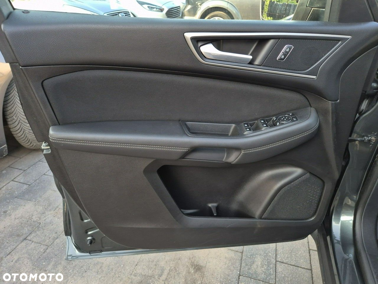 Ford S-Max - 11