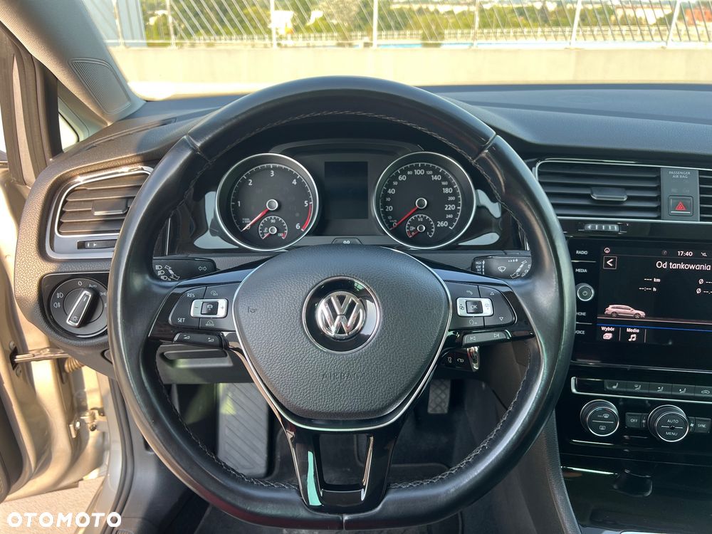 Volkswagen Golf 2.0 TDI SCR Highline - 20