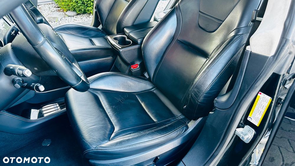 Tesla Model S - 30
