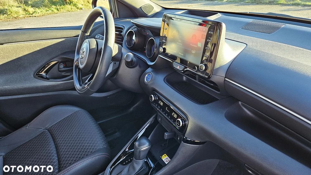 Toyota Yaris Hybrid 1.5 Premiere Edition - 22