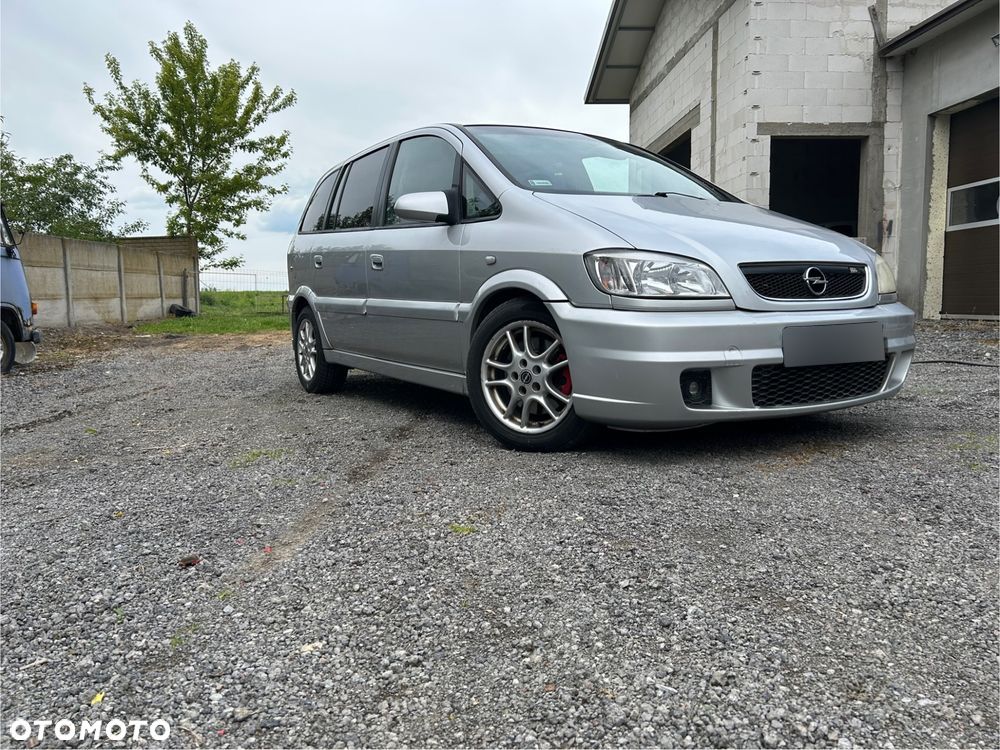 Opel Zafira 2.0 OPC - 1
