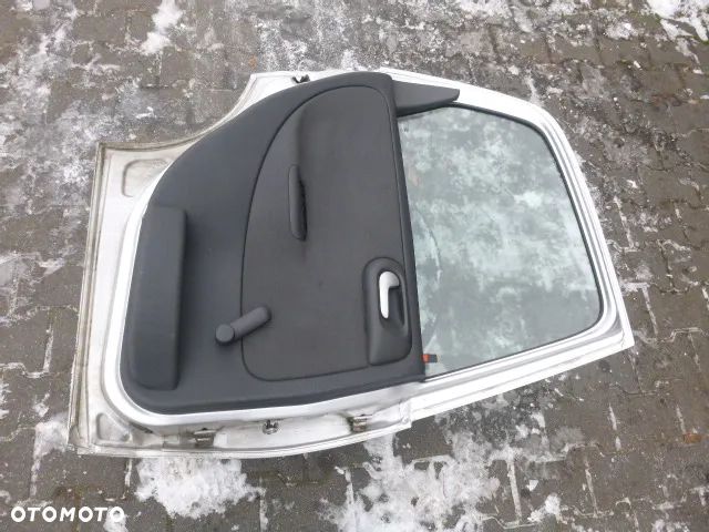 DRZWI LEWY TYŁ LEWE TYLNE KOMPLETNE OPEL CORSA C KOLOR 2AU - 2