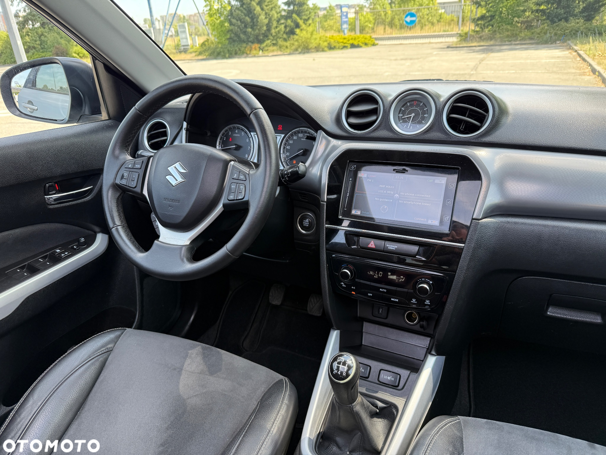 Suzuki Vitara 1.6 Premium 4WD - 25