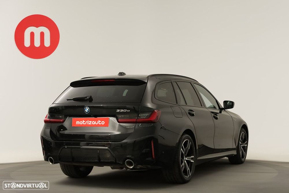 BMW 330 e Edição Desportiva M Auto - 4