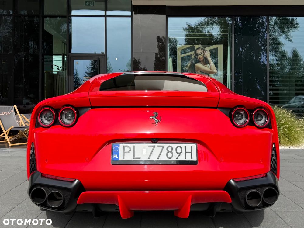 Ferrari 812 Superfast - 27